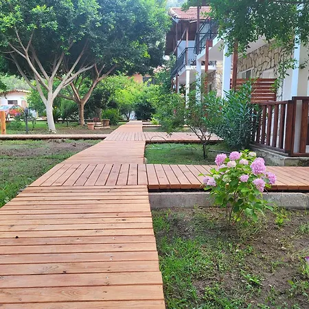 מלון Yedi Butik *